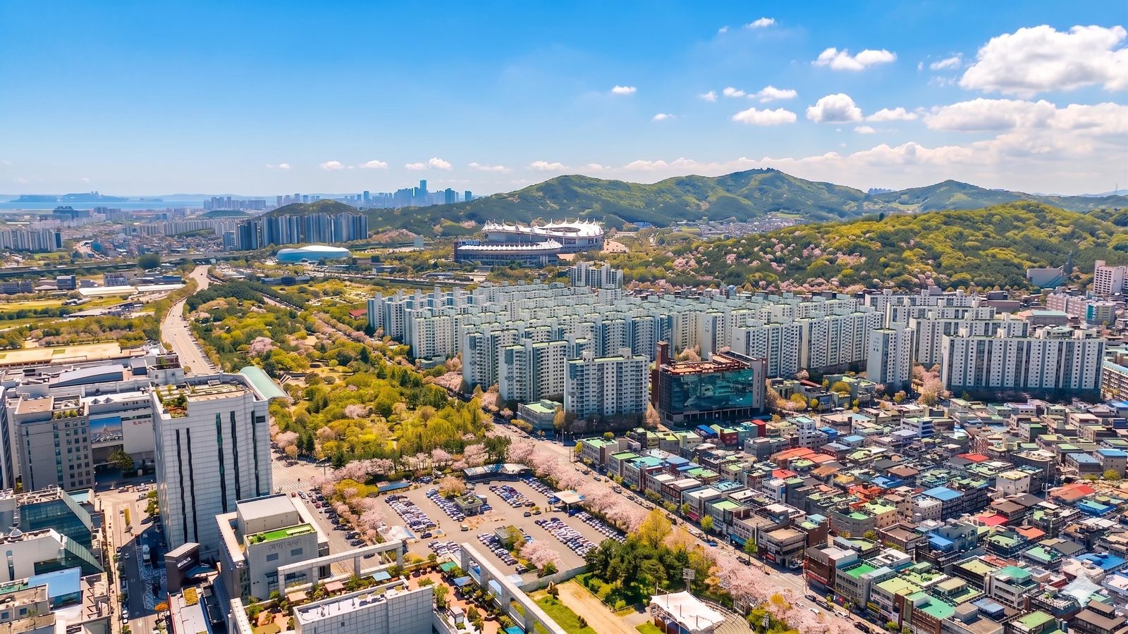 사업지 상공에서 본 남측 문학경기장 방향